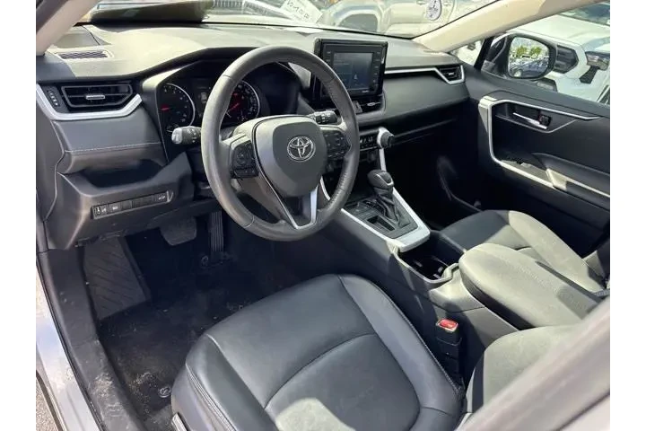 $24988 : Toyota RAV4 2022 XLE Premium image 10