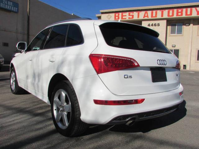 $12995 : 2011 Q5 3.2 quattro Premium P image 5