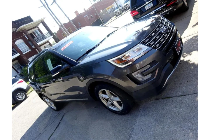 $8900 : 2017 Explorer XLT 4WD image 3