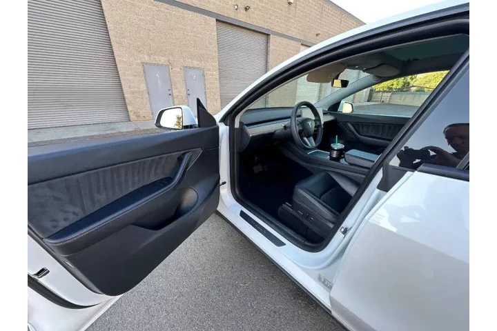 $28500 : 2021 Model Y Long Range image 6