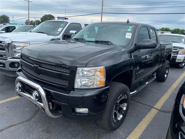 2010 CHEVROLET SILVERADO 1500 image 1