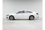 $19998 : Honda Accord 2019 LX 4dr Sed thumbnail
