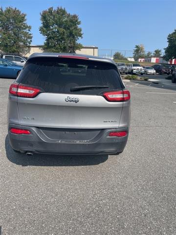 $16495 : PRE-OWNED 2016 JEEP CHEROKEE image 6