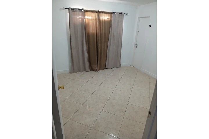 $800 : Cuarto en 800 image 2