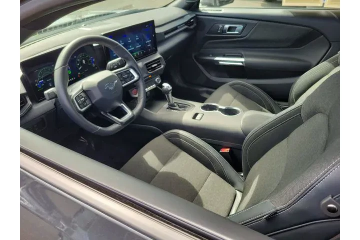 $34988 : Ford Mustang 2026 EcoBoost 2 image 3