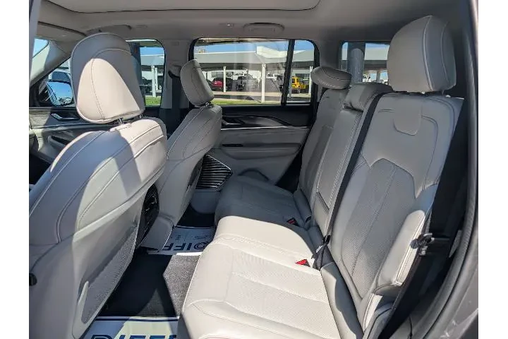 $30600 : Jeep Grand Cherokee 2022 4x4 image 8