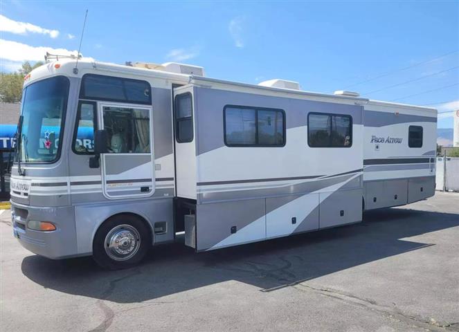 $38999 : 2003 FLEETWOOD PACE ARROW image 3