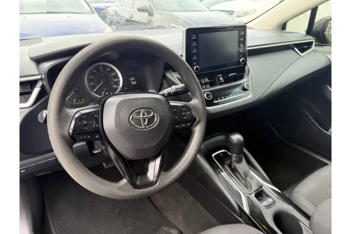$9850 : 2020 Corolla LE image 7