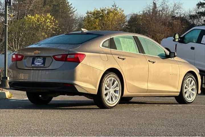 $17490 : Chevrolet Malibu 2024 LT 4dr image 4