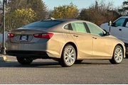 $17490 : Chevrolet Malibu 2024 LT 4dr thumbnail