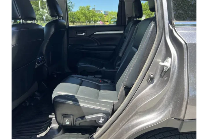$19900 : 2018 Highlander XLE image 10