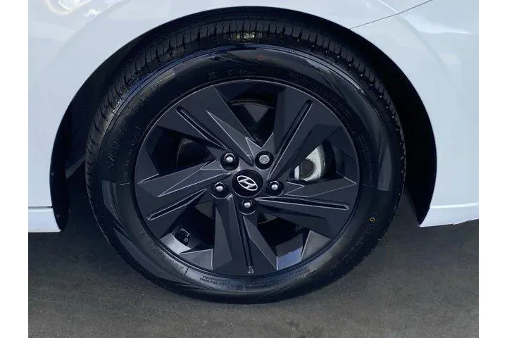 $18991 : Hyundai ELANTRA 2023 SEL 4dr image 5