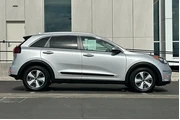 $17900 : Kia Niro Plug-In Hybrid 2018 thumbnail