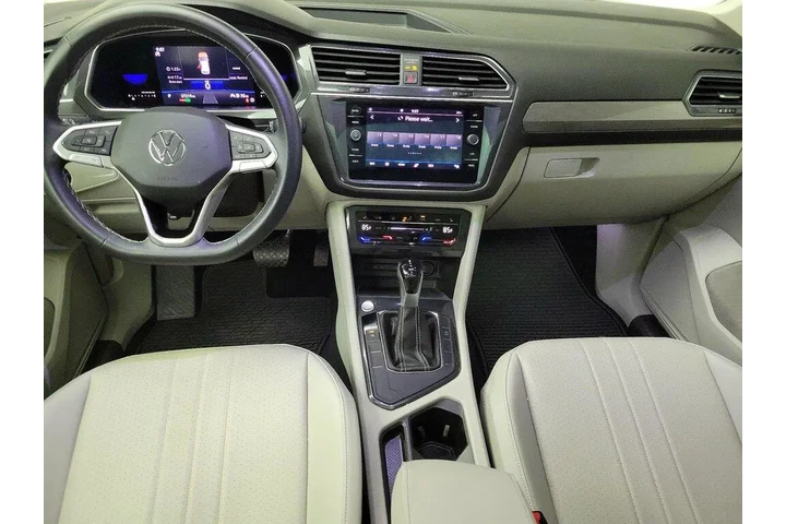 $23998 : Volkswagen Tiguan 2023 SE 4d image 9