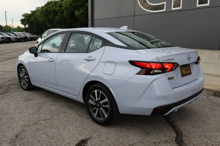 $18087 : 2025 Versa SV CVT image 6
