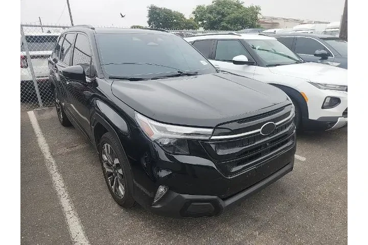 $33762 : Subaru Forester 2025 AWD Tou image 1