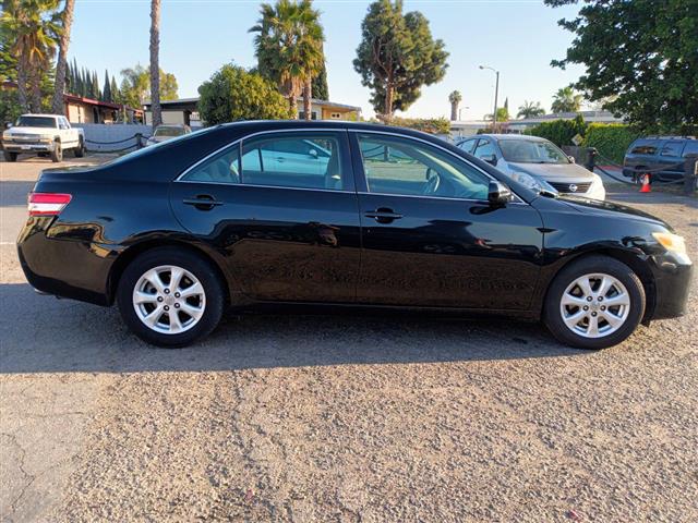 $6800 : 2011 TOYOTA CAMRY LE image 5