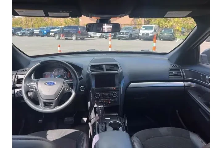 $13789 : Ford Explorer 2018 AWD XLT 4 image 10