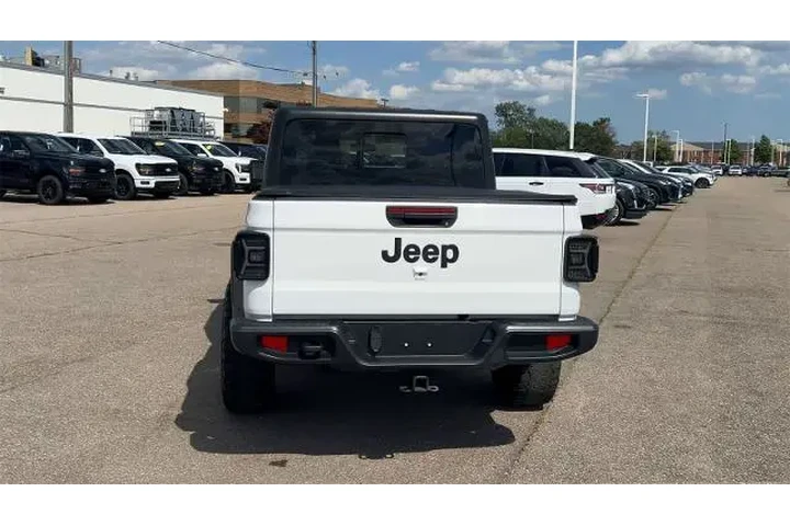 $25995 : Jeep Gladiator 2020 4x4 Spor image 7