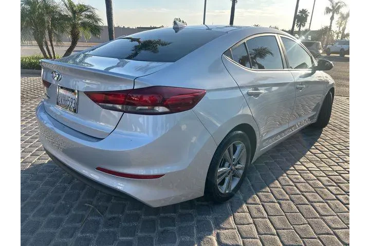 $12995 : Hyundai ELANTRA 2018 image 4