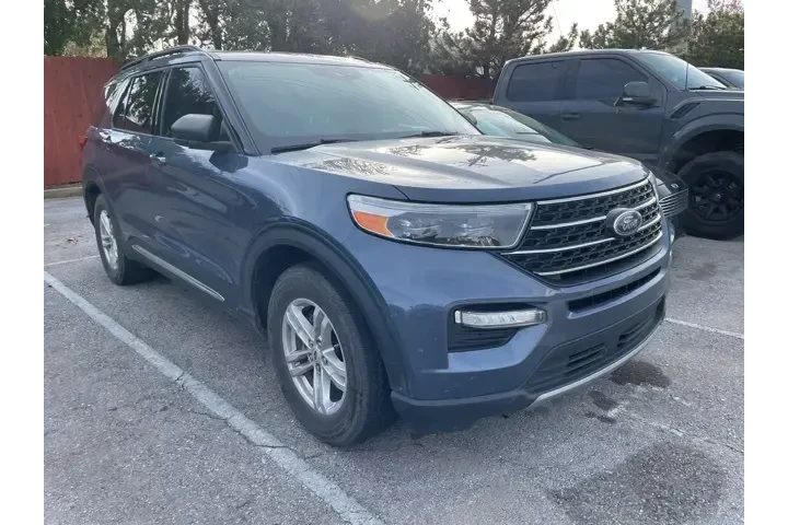 $21081 : Ford Explorer 2021 AWD XLT 4 image 4