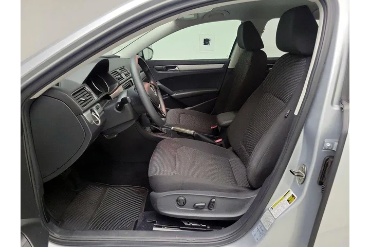 $15998 : Volkswagen Passat 2018 2.0T image 10