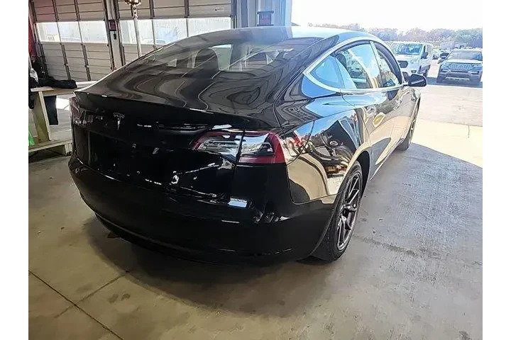 $17407 : Tesla Model 3 2018 Mid Range image 2