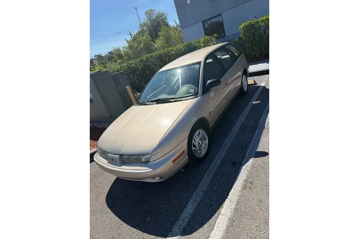 $1590 : Saturn S-Series 1998 SW2 4dr image 3