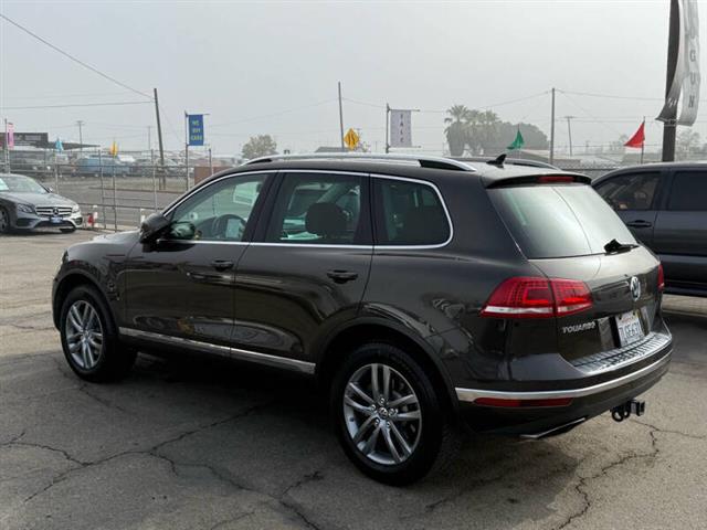 $19995 : 2015 Touareg TDI Lux image 5