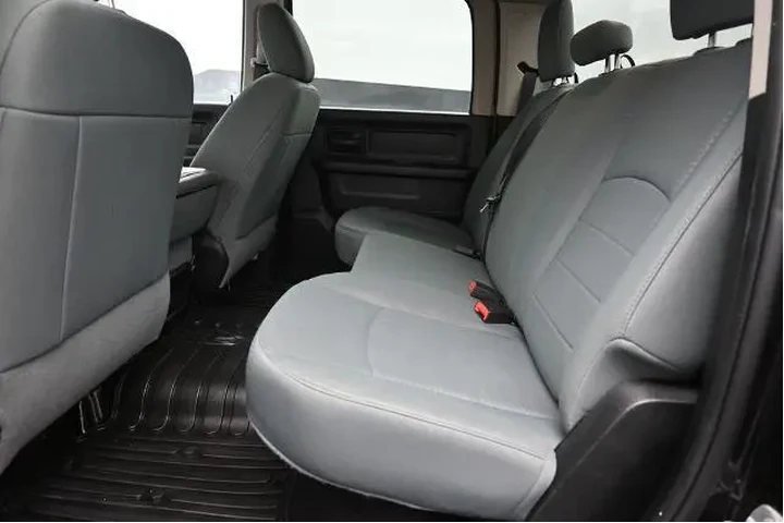 $18491 : Ram 1500 2017 4x2 Express 4d image 2