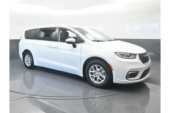 $23995 : Chrysler Pacifica 2023 Touri image 8