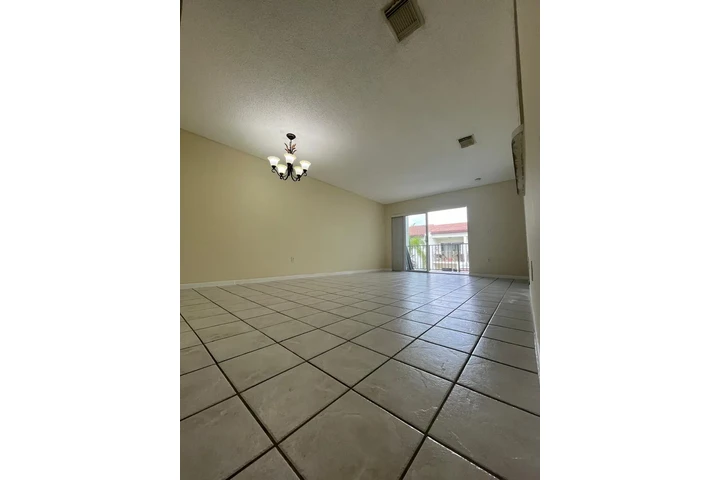 $2500 : Apartamento para la renta image 3