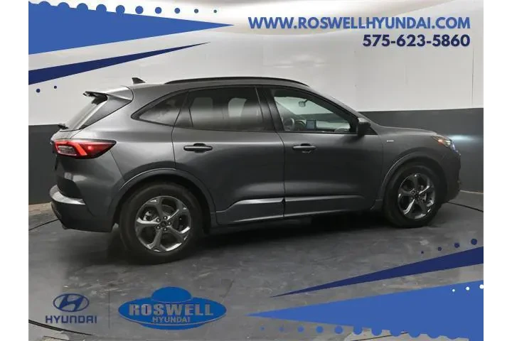$25670 : Ford Escape 2023 ST-Line 4dr image 8