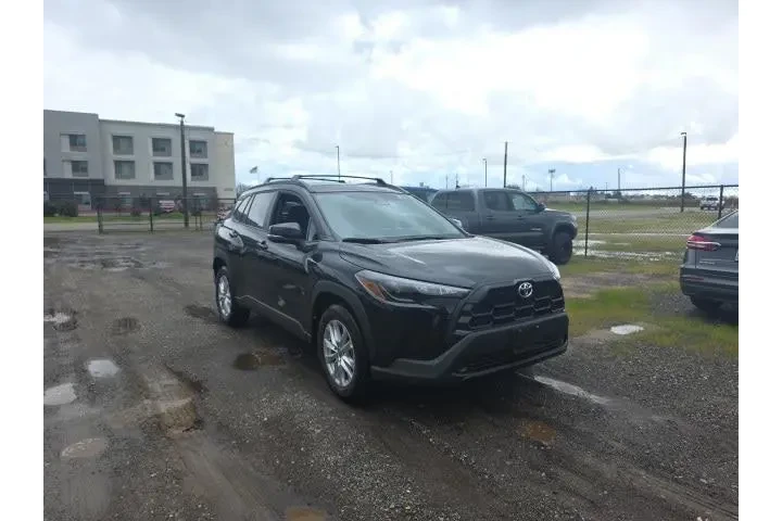 $32900 : Toyota Corolla Cross 2026 LE image 1