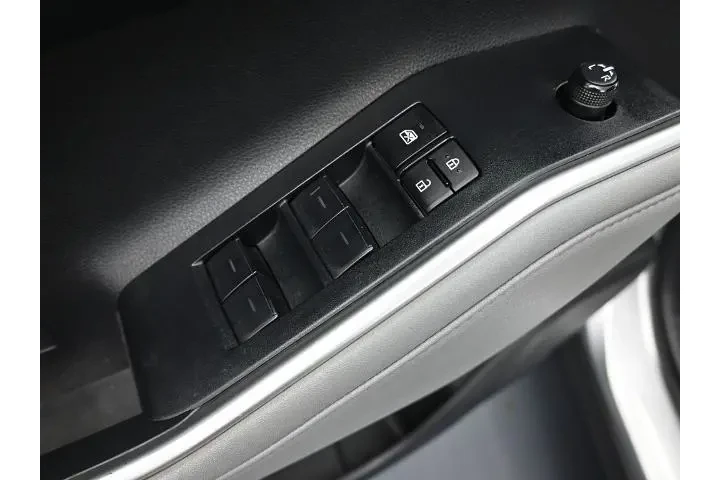 $33495 : Toyota Highlander 2023 LE 4d image 6