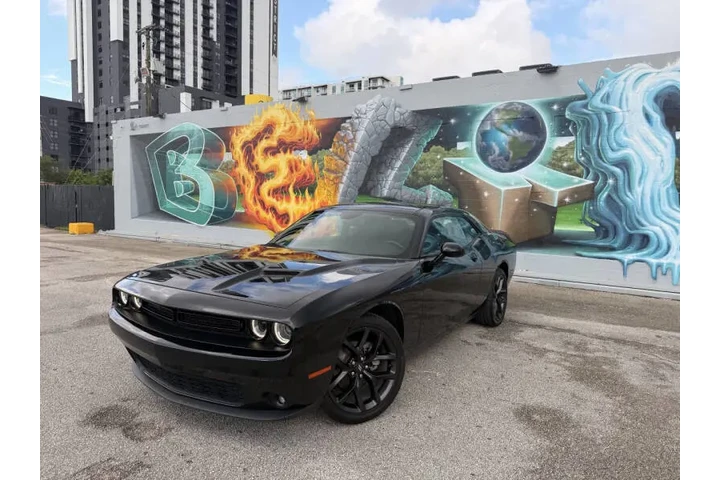 $17995 : 2022 Challenger SXT image 1