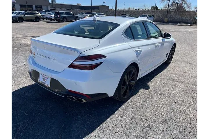 $33338 : Genesis G70 2023 AWD 2.0T 4d image 8