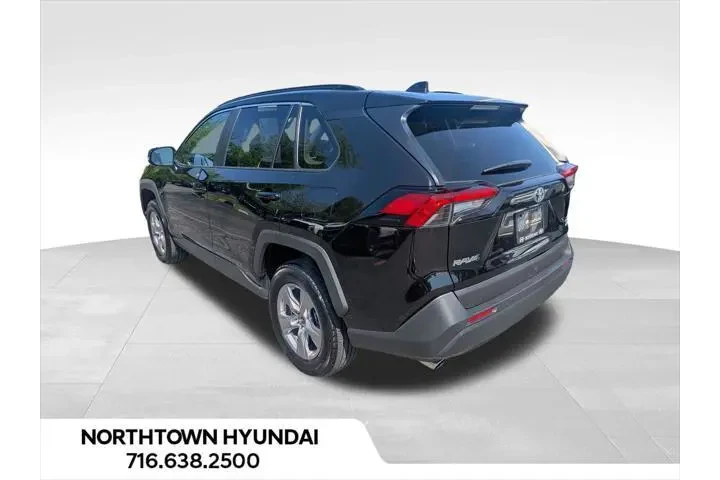$35140 : Toyota RAV4 2025 AWD XLE 4dr image 3