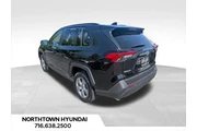 $35140 : Toyota RAV4 2025 AWD XLE 4dr thumbnail