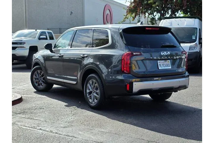 $31516 : Kia Telluride 2024 LX 4dr SU image 7