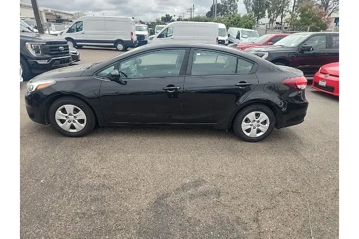 $11991 : Kia Forte 2017 LX 4dr Sedan image 9
