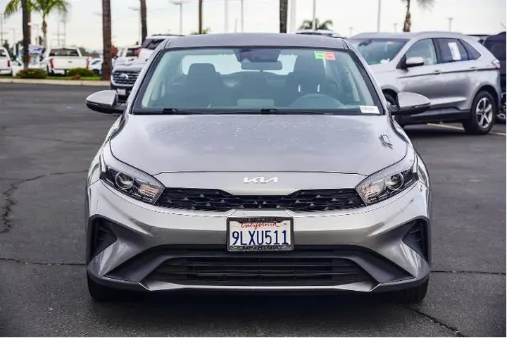 $17888 : Kia Forte 2024 LXS 4dr Sedan image 2