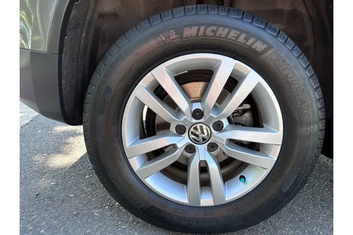 $9995 : 2012 Tiguan S image 8