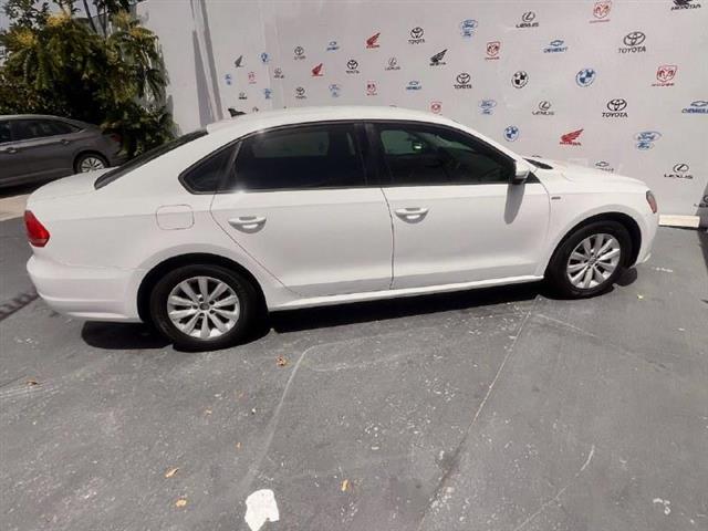 $11995 : Used 2015 Passat 4dr Sdn 1.8T image 2