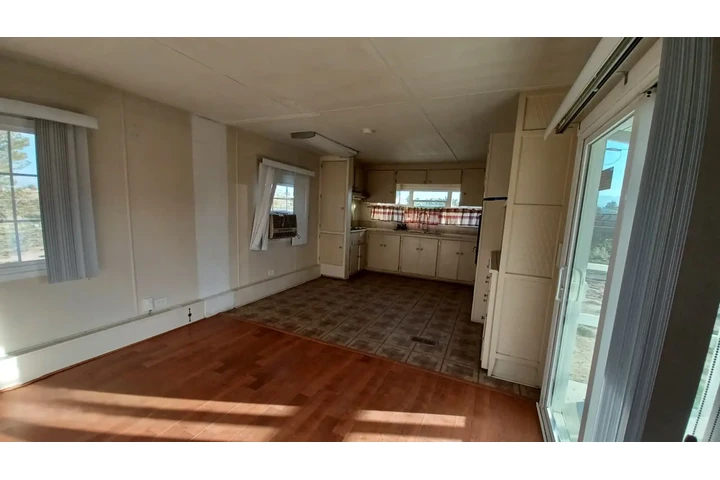 $1800 : MOBILE HOME FOR RENT (PHELAN) image 2