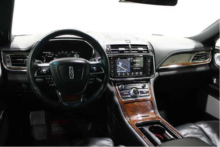 $26982 : Lincoln Continental 2018 Res image 2
