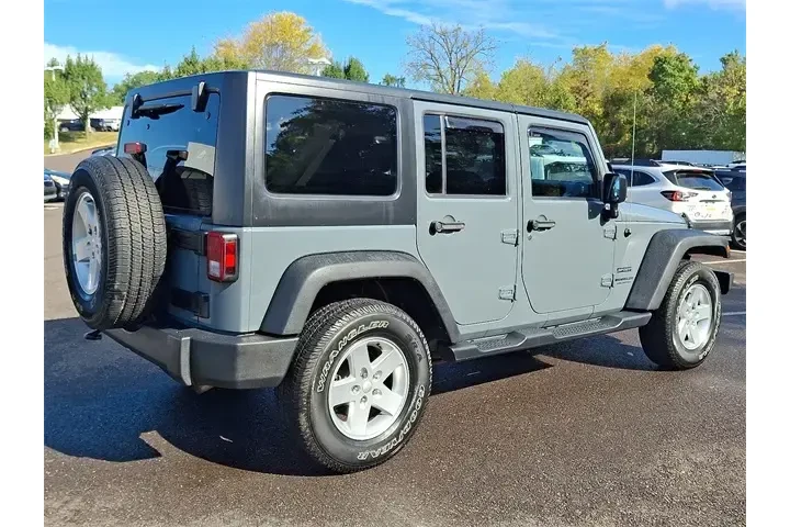 $8800 : Jeep Wrangler Unlimited 2015 image 6