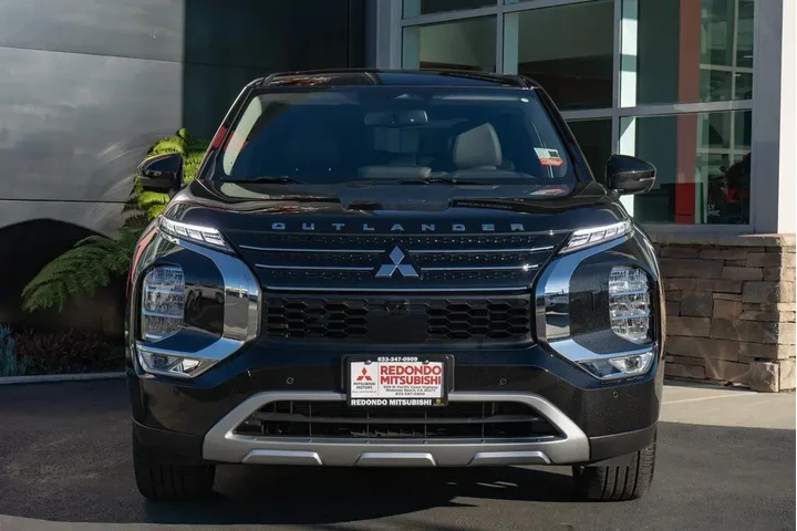 $36180 : Mitsubishi Outlander PHEV 20 image 4