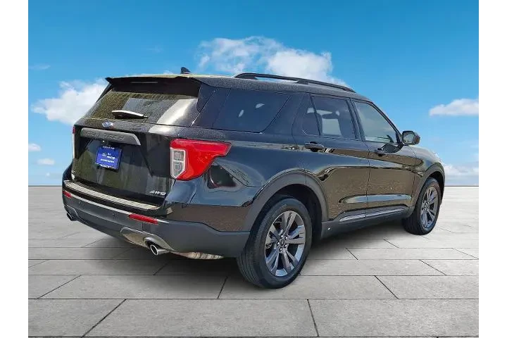 $31246 : Ford Explorer 2023 AWD XLT 4 image 6