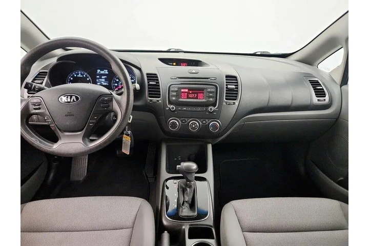 $11998 : Kia Forte 2017 LX 4dr Sedan image 9